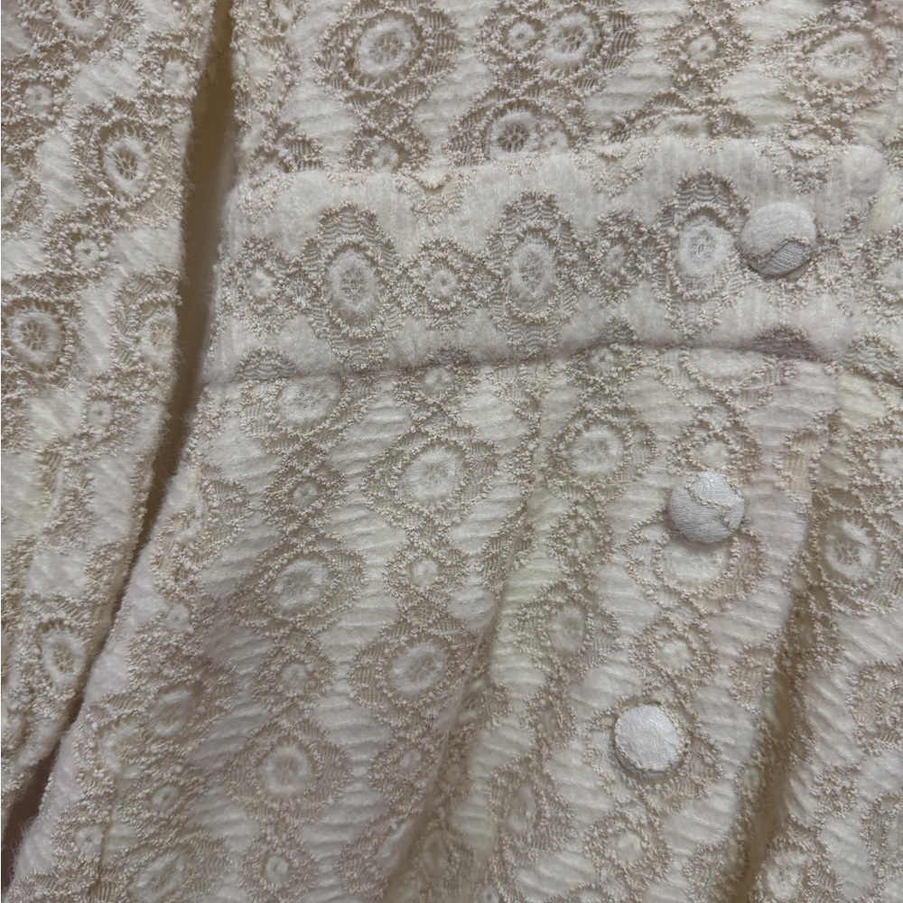 Chic Long Sleeve Lace Dress in Cream - Picture 4 of 4